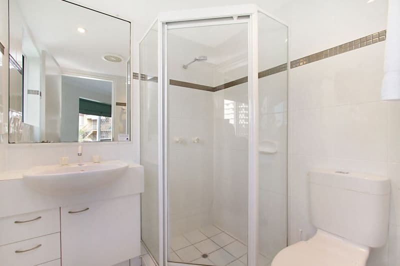136 The Esplanade, Burleigh Heads QLD 4220, Burleigh Heads - Thumbnail 5
