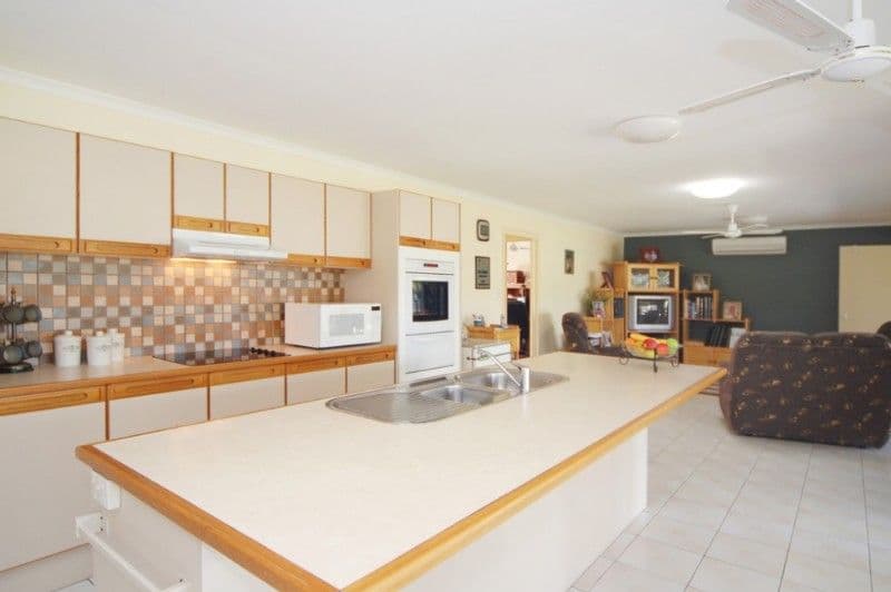 36 Pinon Close, ELANORA QLD 4221, Elanora - Thumbnail 3