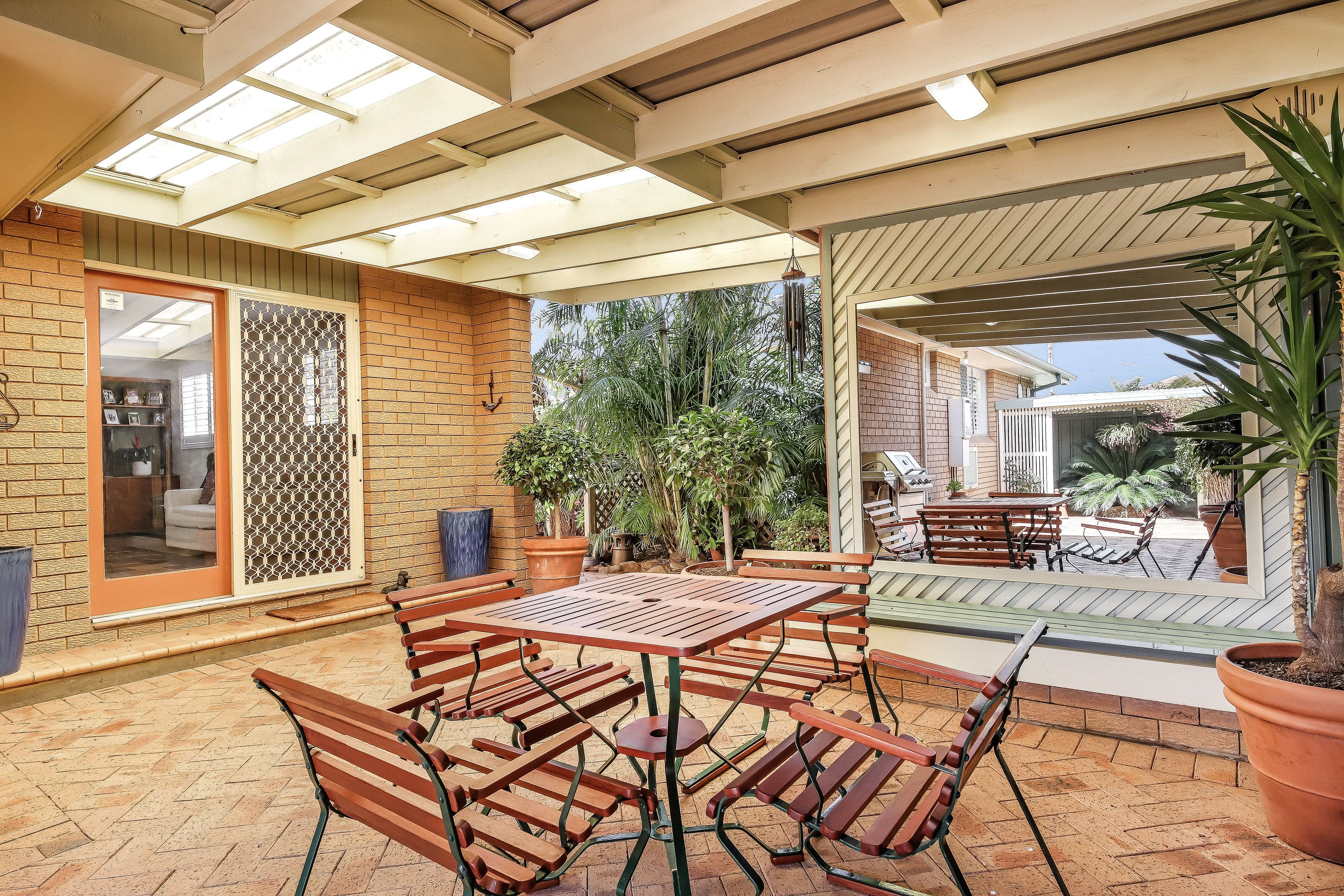 88 Caroline Crescent, Georges Hall - Thumbnail 8