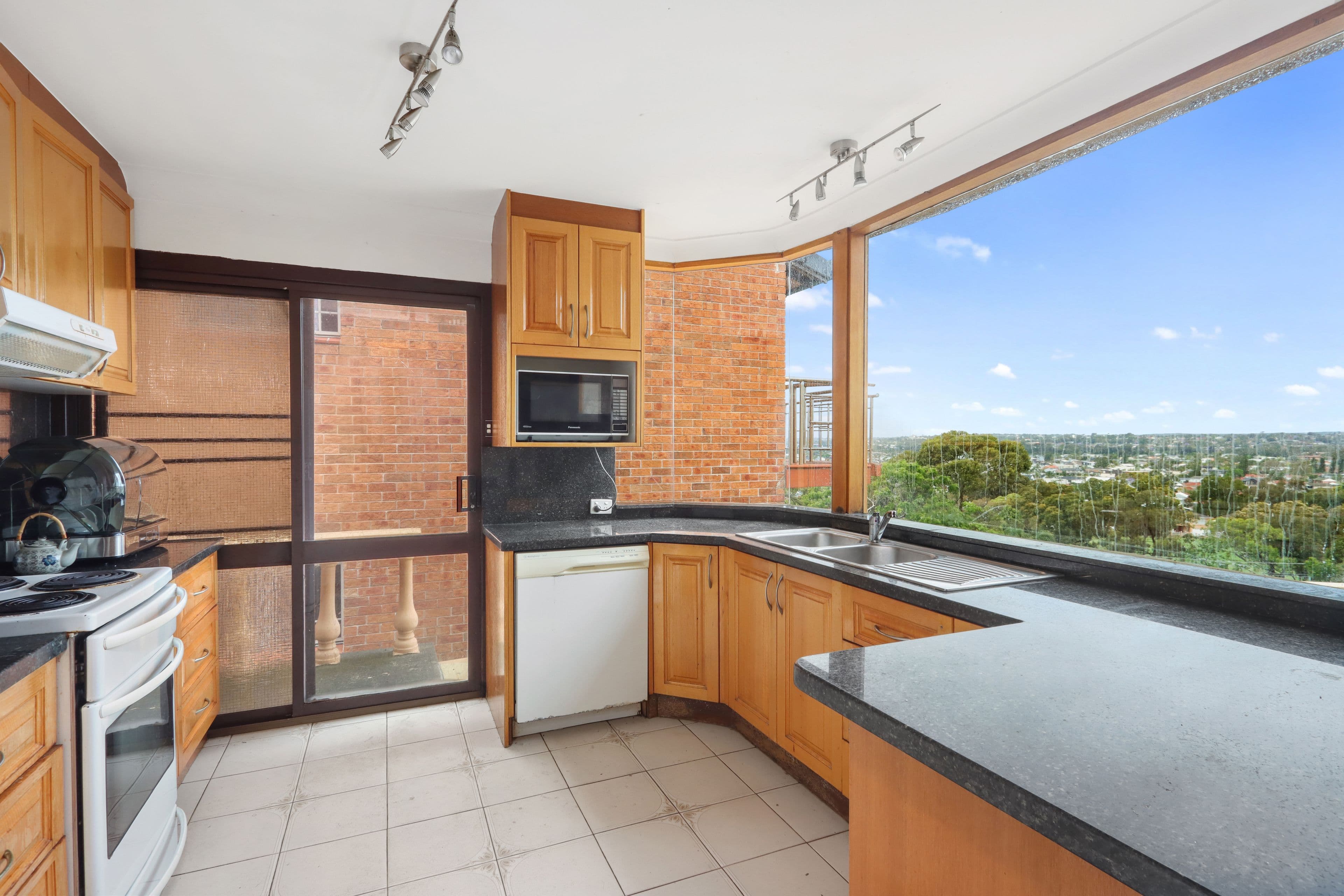 16 Yeran Street, Sylvania NSW 2224, Sylvania - Thumbnail 4