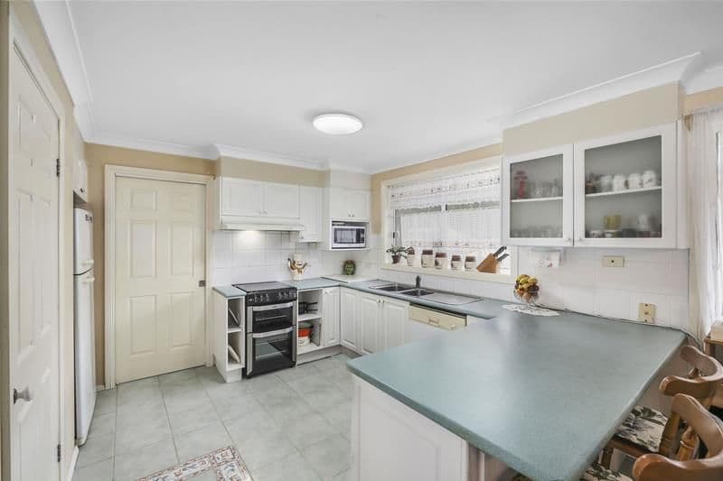 16 Glen Haven Drive, Kew - Image 1