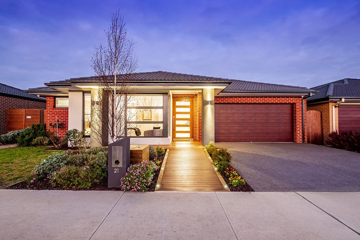 21 Strikeline Crescent, Clyde North VIC 3978, Clyde North - Image 1