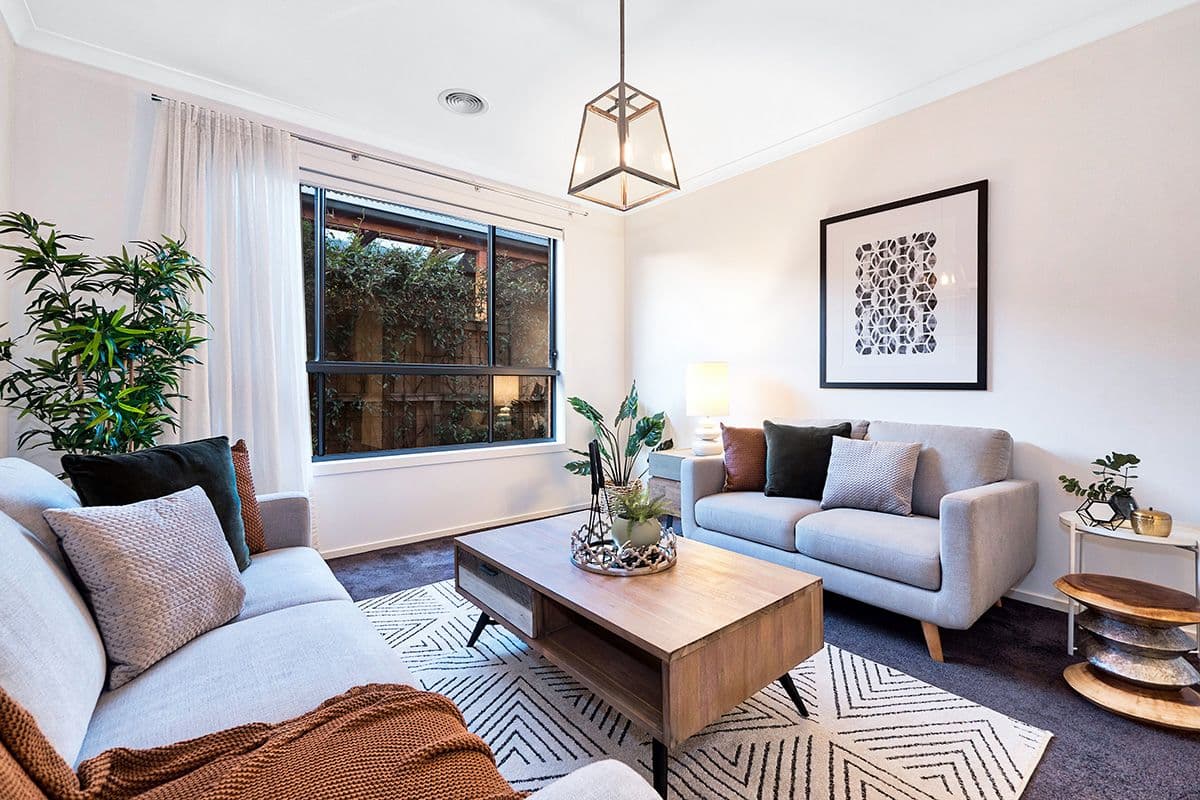 21 Strikeline Crescent, Clyde North VIC 3978, Clyde North - Thumbnail 2