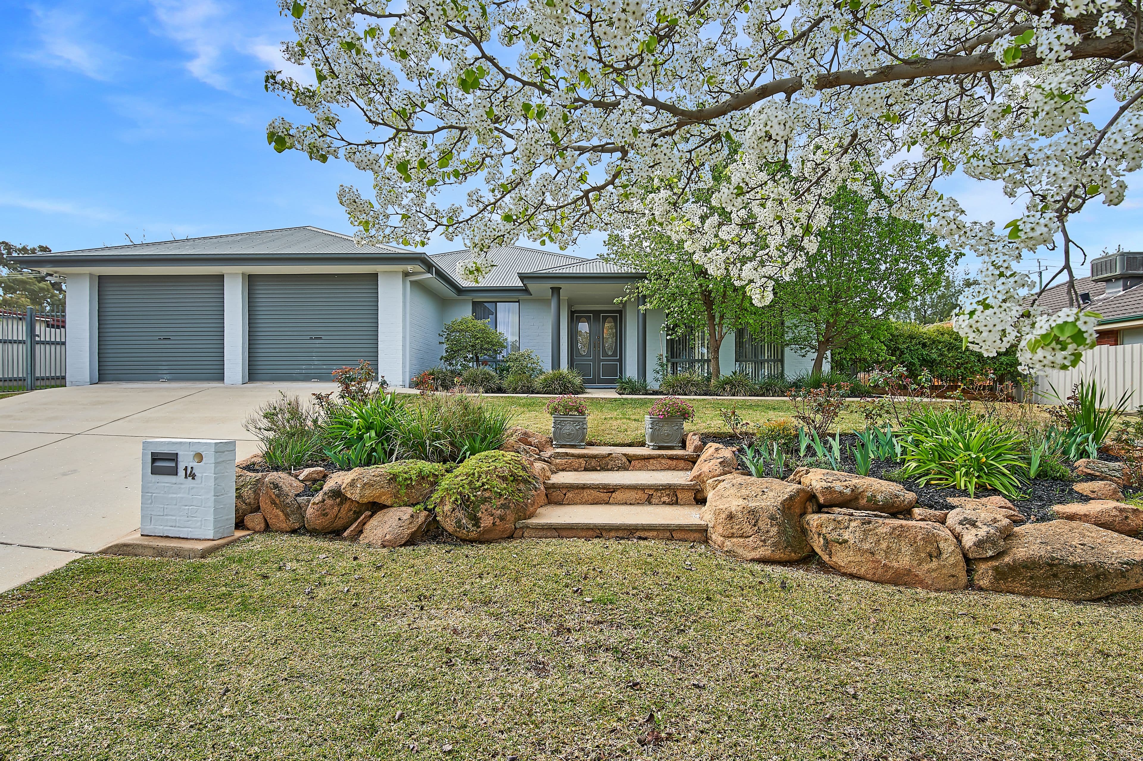 14 Madin Place, Estella - Image 1