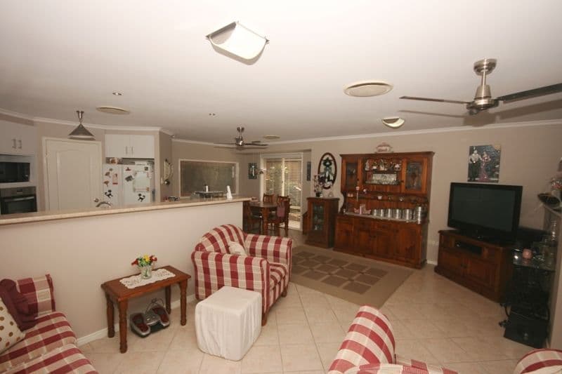 28 Martin Crescent, Junction Hill - Thumbnail 4