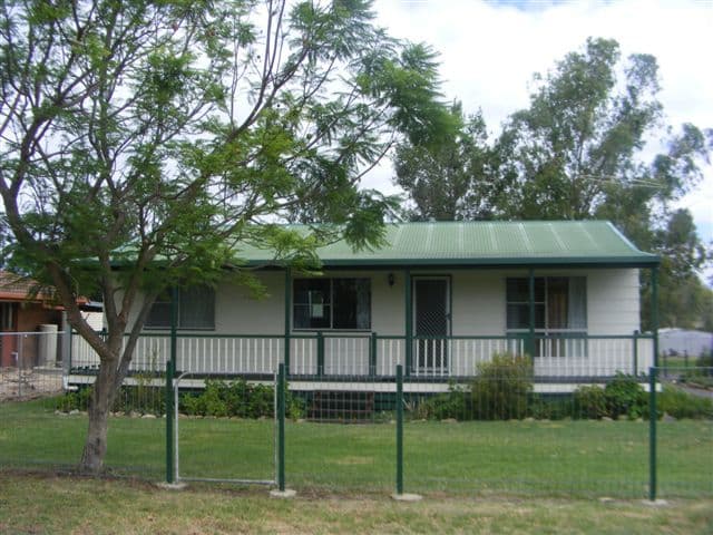 10 Queen Street, KINGSTHORPE QLD 4400, Kingsthorpe - Image 1