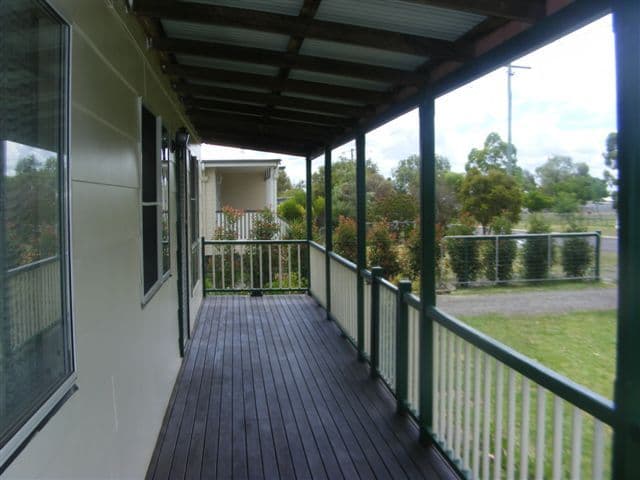 10 Queen Street, KINGSTHORPE QLD 4400, Kingsthorpe - Thumbnail 2