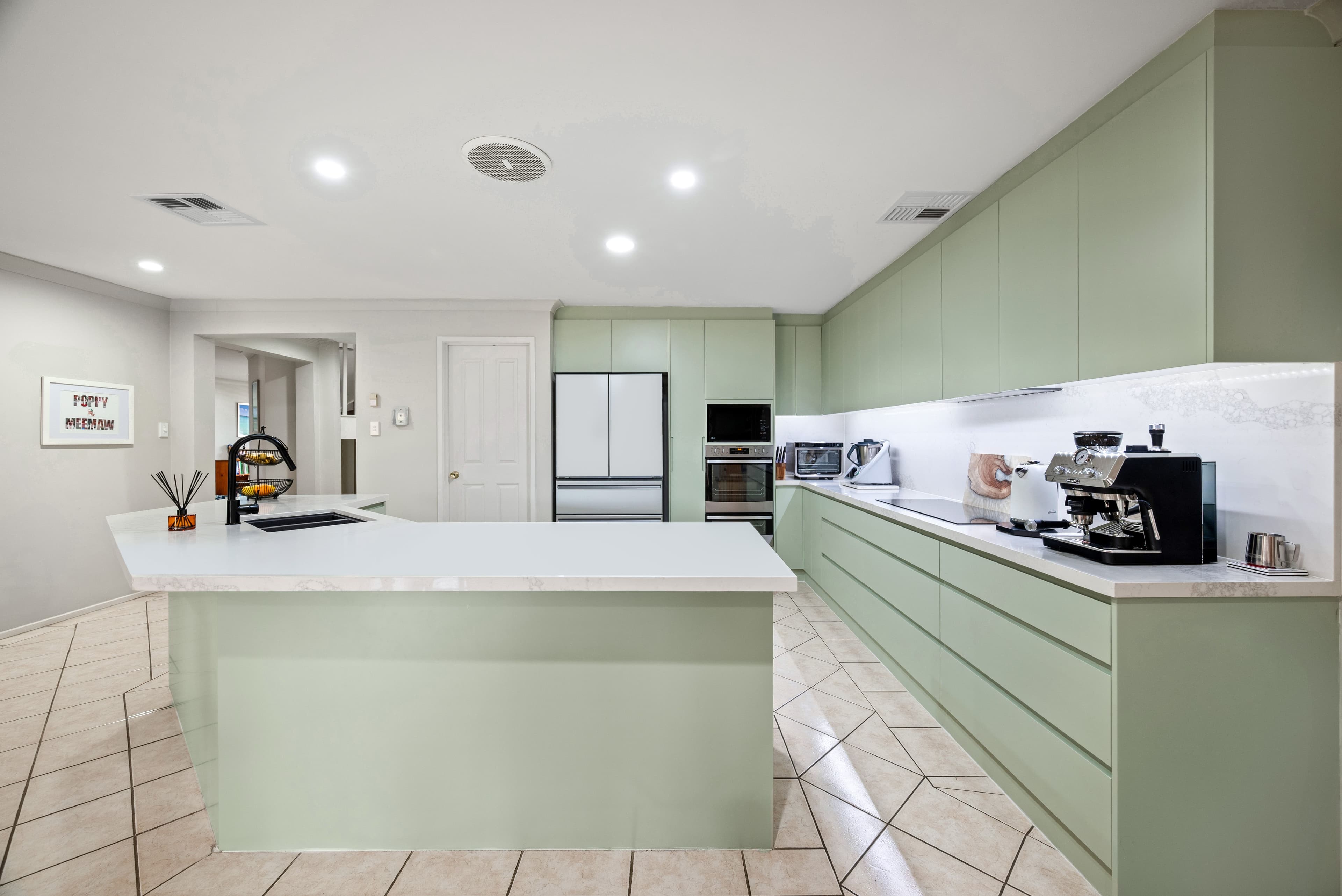 8 Kitava Place, Glenfield NSW 2167, Glenfield - Thumbnail 2