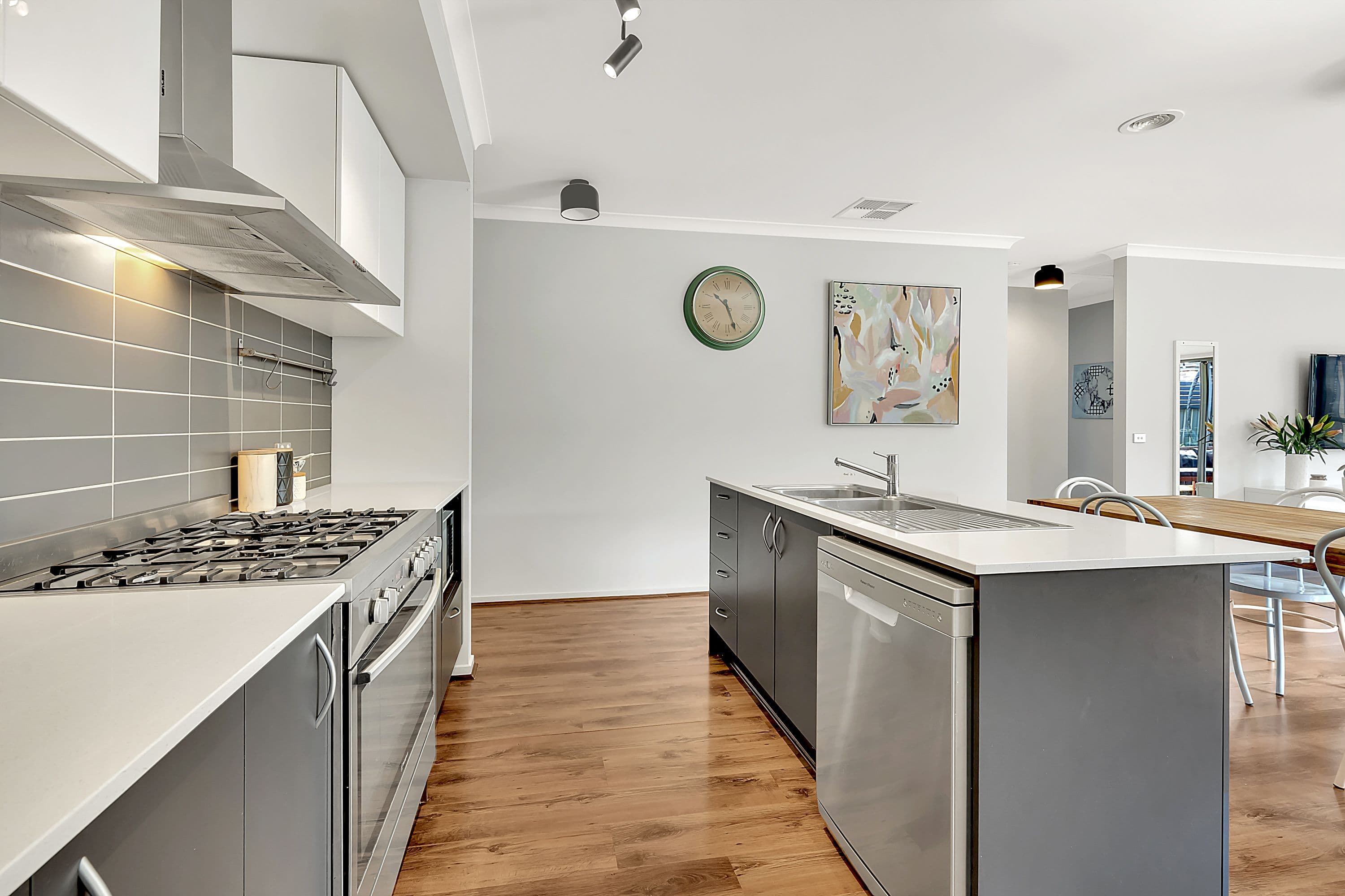 12 Falkland Road, Craigieburn VIC 3064, Craigieburn - Thumbnail 4