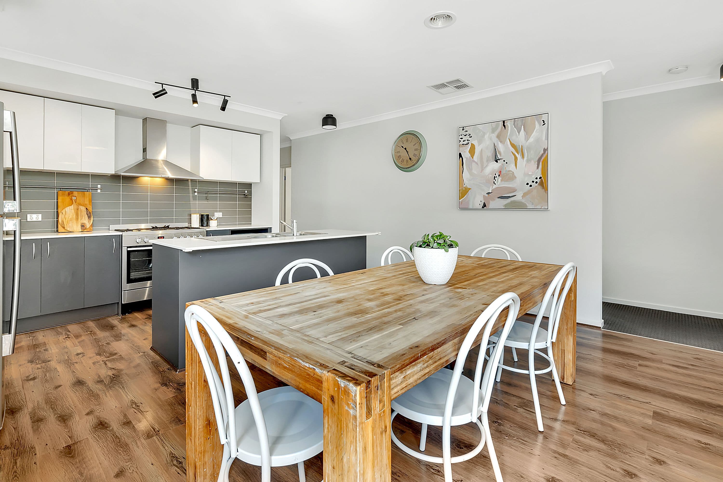 12 Falkland Road, Craigieburn VIC 3064, Craigieburn - Thumbnail 5