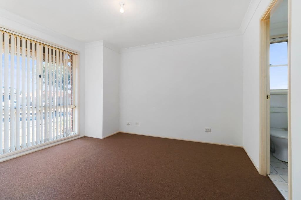 146 Whitford Road, Hinchinbrook - Thumbnail 3