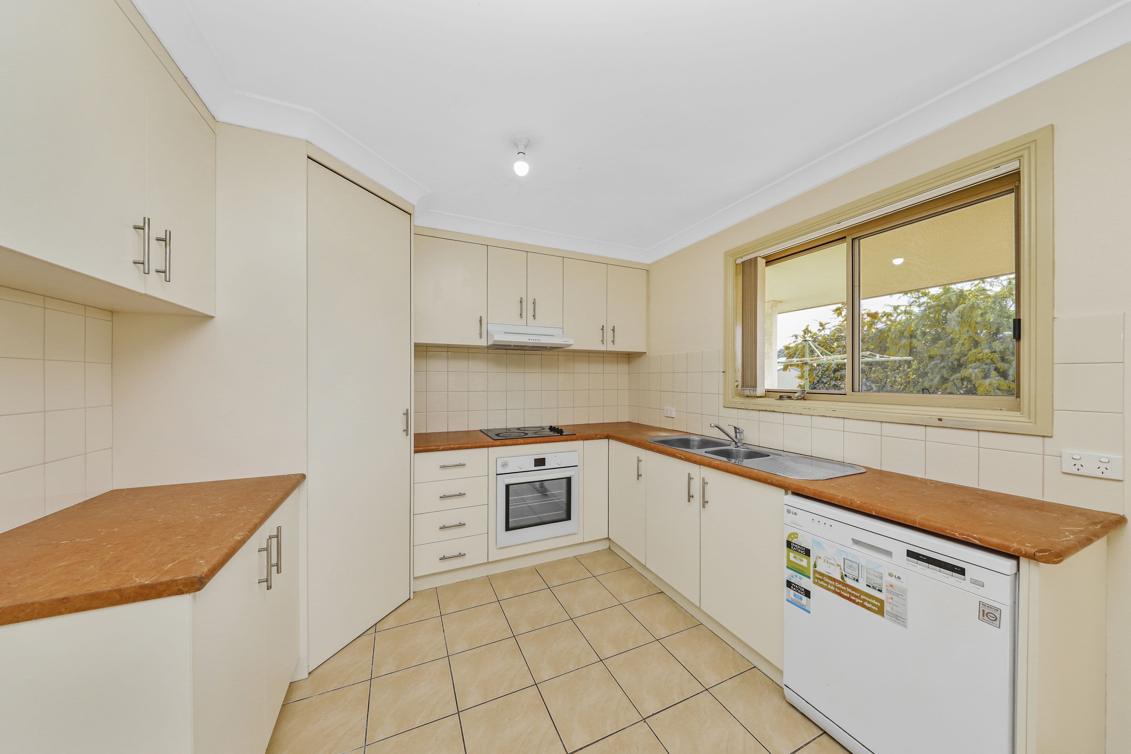 50 Whitehaven Drive, Blacks Beach, Blacks Beach - Thumbnail 3