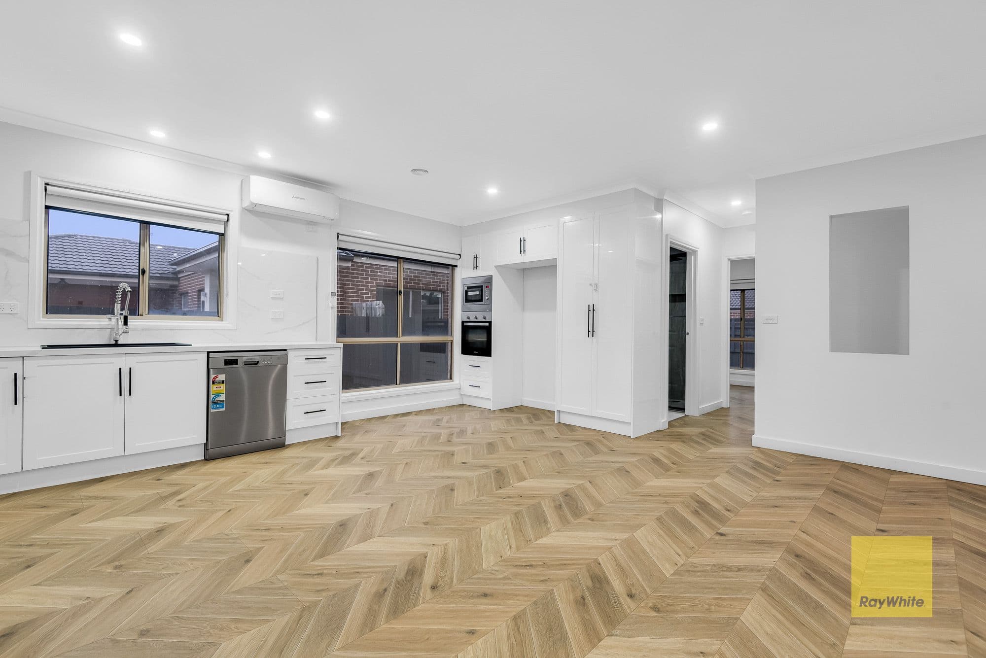 9 Gallop Court, Truganina VIC 3029, Truganina - Thumbnail 3