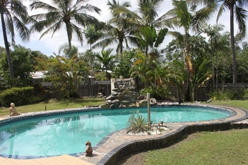 2 SAFFRON Close, HOLLOWAYS BEACH QLD 4878, Holloways Beach - Thumbnail 2