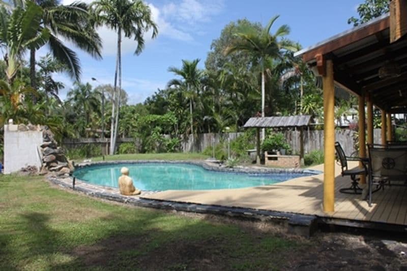2 SAFFRON Close, HOLLOWAYS BEACH QLD 4878, Holloways Beach - Thumbnail 5