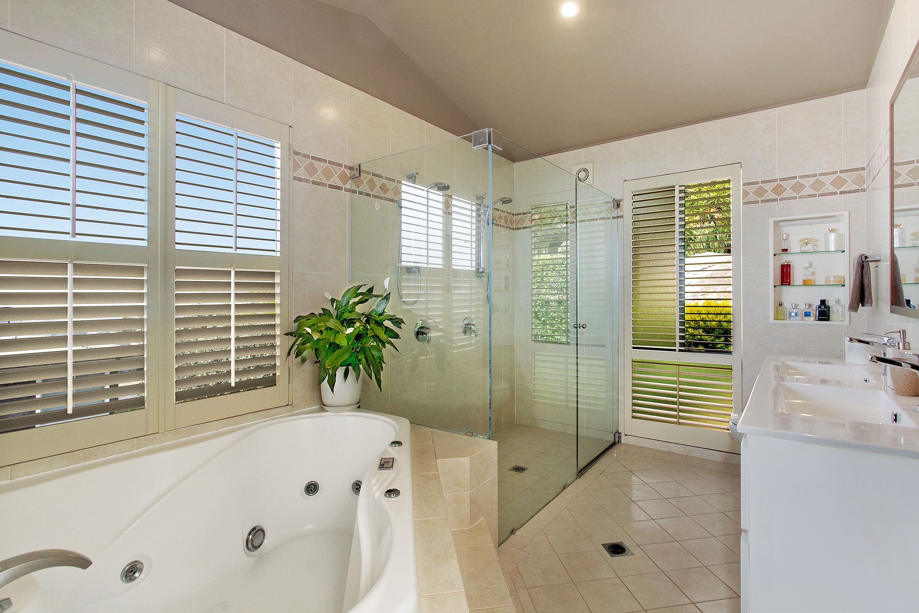 63 Hillside Road, Newport - Thumbnail 8