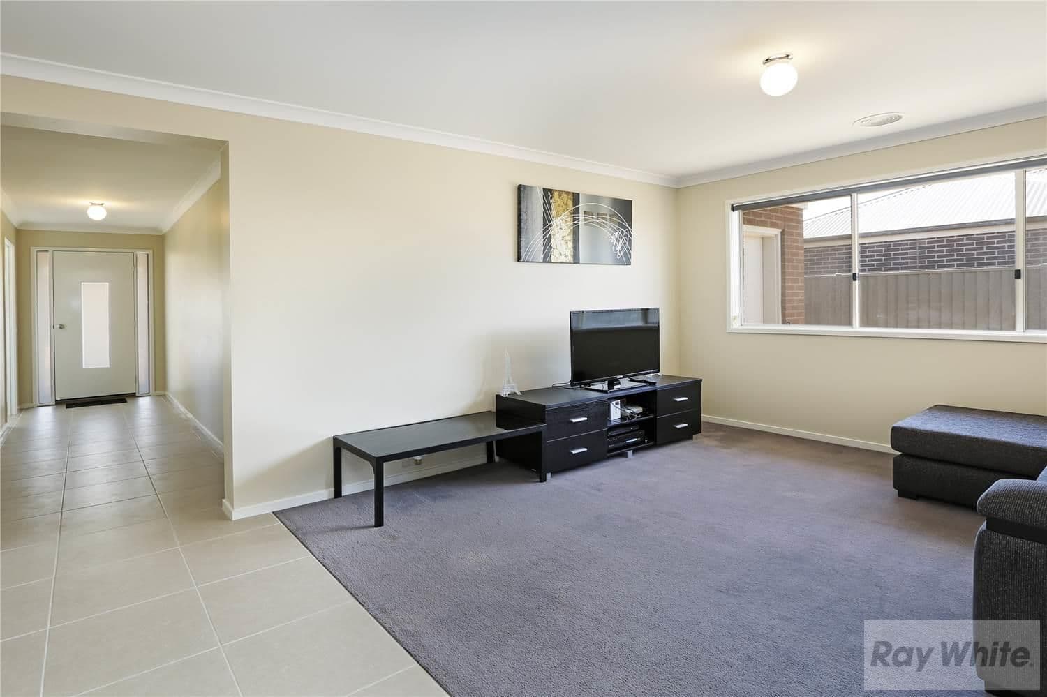 11 Musk Duck Court, LARA VIC 3212, Lara - Thumbnail 2