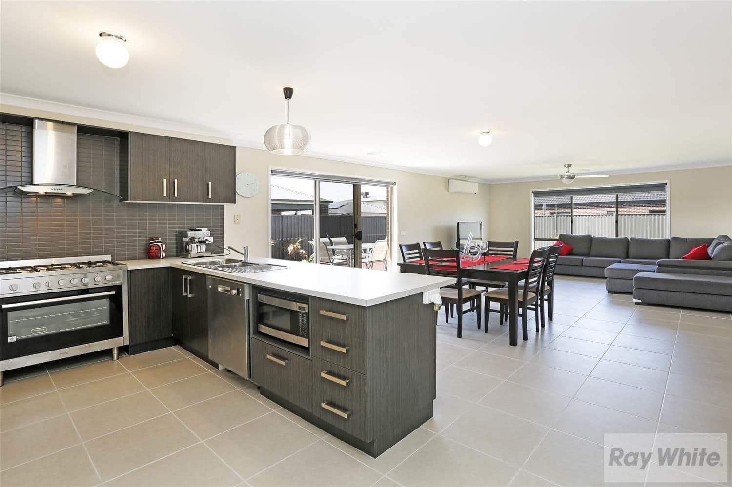 11 Musk Duck Court, LARA VIC 3212, Lara - Thumbnail 3