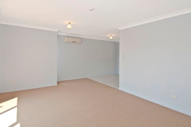 4 Olea Court, CRESTMEAD QLD 4132, Crestmead - Thumbnail 3