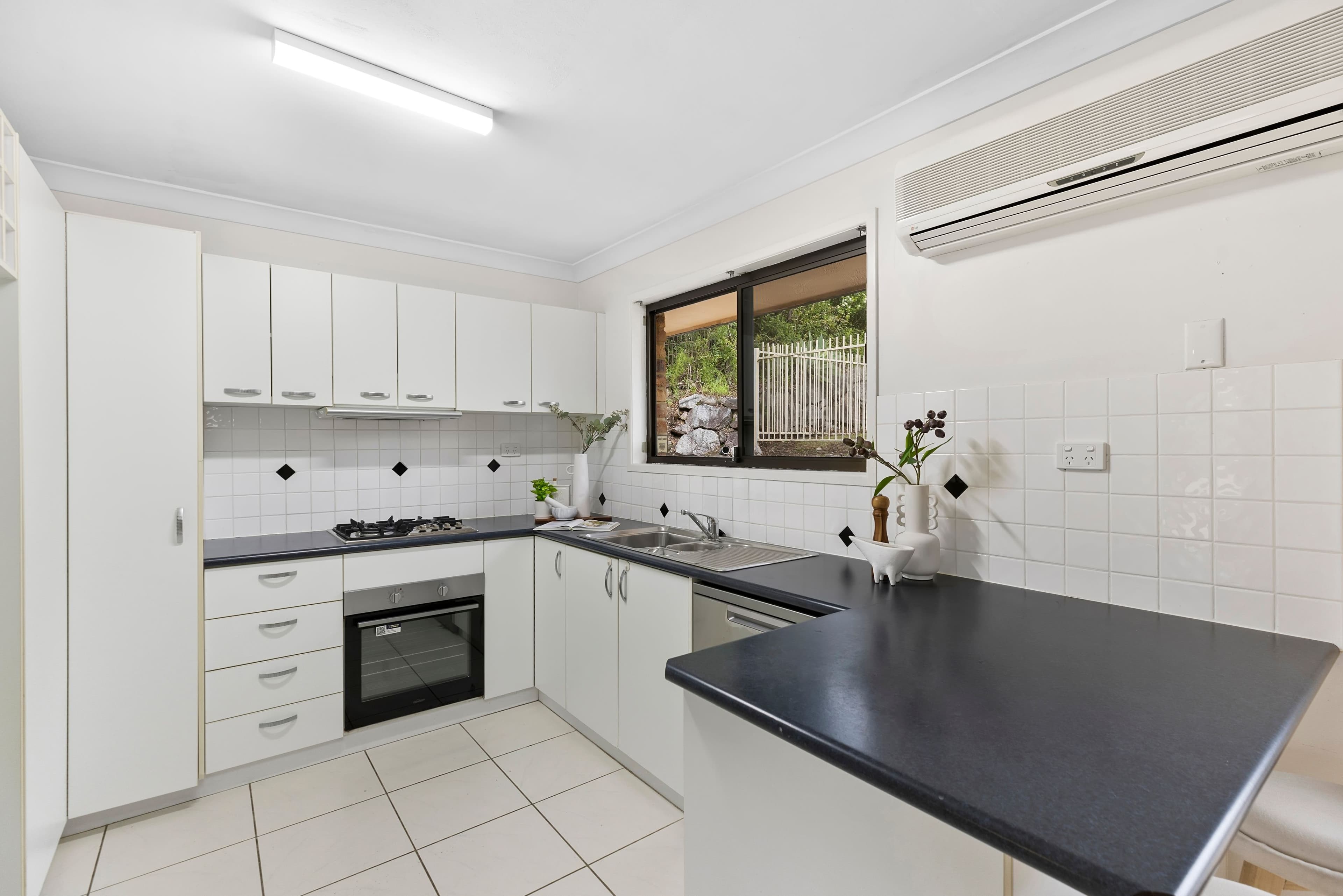 3 Tarnook Drive, Ferny Hills QLD 4055, Ferny Hills - Thumbnail 4