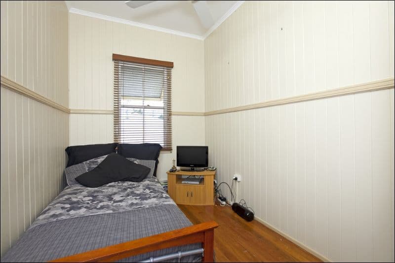 30 Madgwick Street, WYNNUM QLD 4178, Wynnum - Thumbnail 5