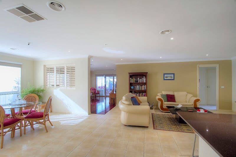 5 Sutherland Avenue, ASPENDALE GARDENS VIC 3195, Aspendale Gardens - Thumbnail 5