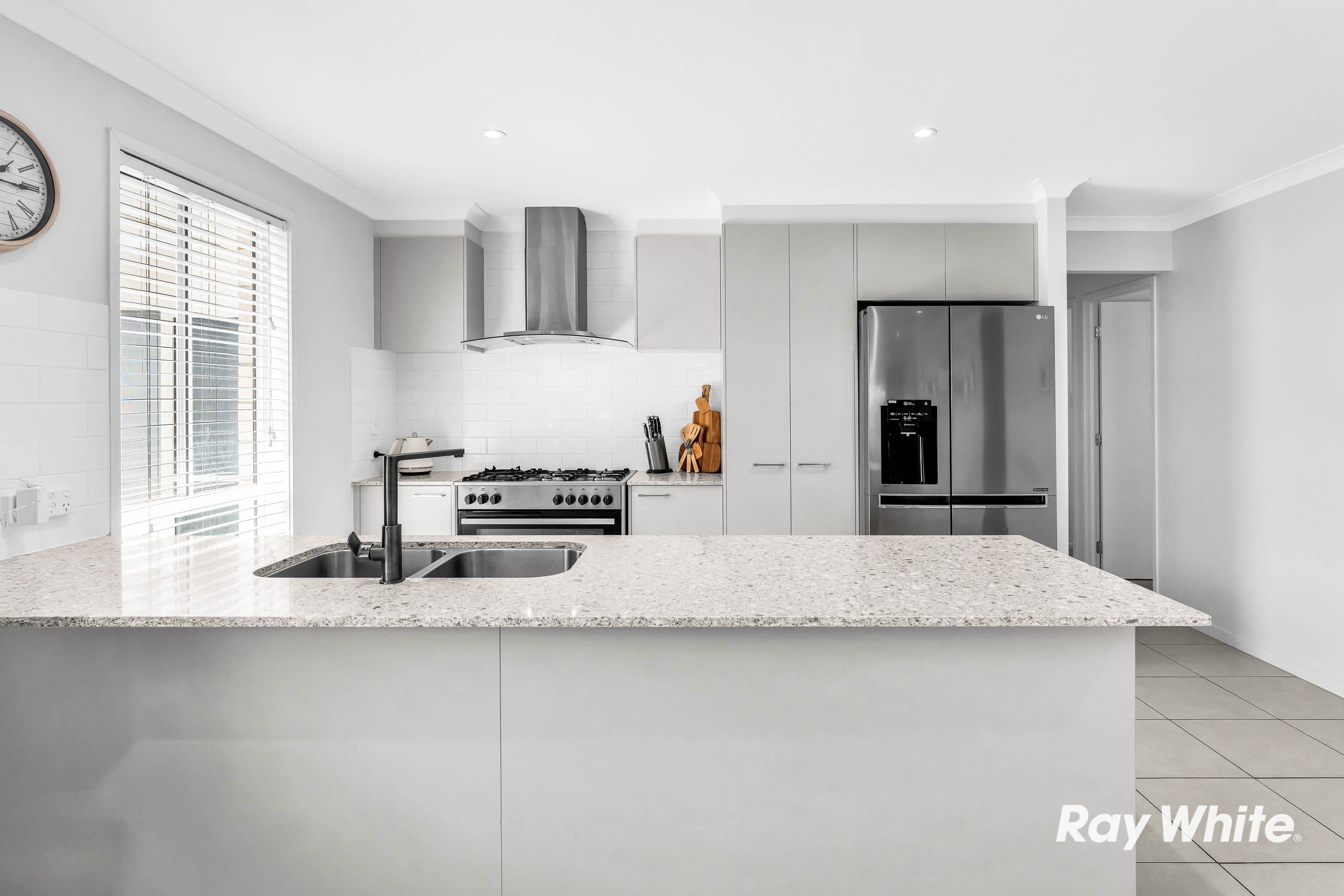 8 Irma Circuit, Park Ridge QLD 4125, Park Ridge - Thumbnail 3