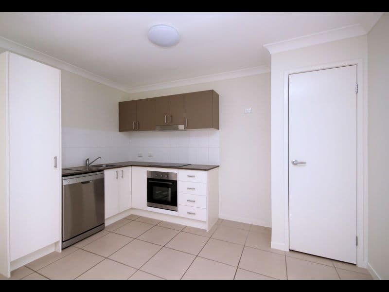 81 Brentwood Drive, Bundamba QLD 4304, Bundamba - Thumbnail 3