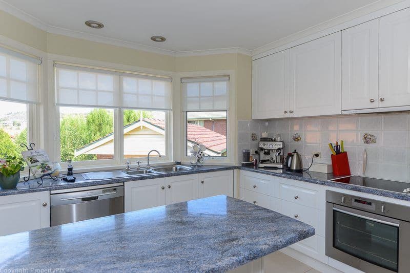 31 Chardonnay Drive, BERRIEDALE TAS 7011, Berriedale - Thumbnail 3
