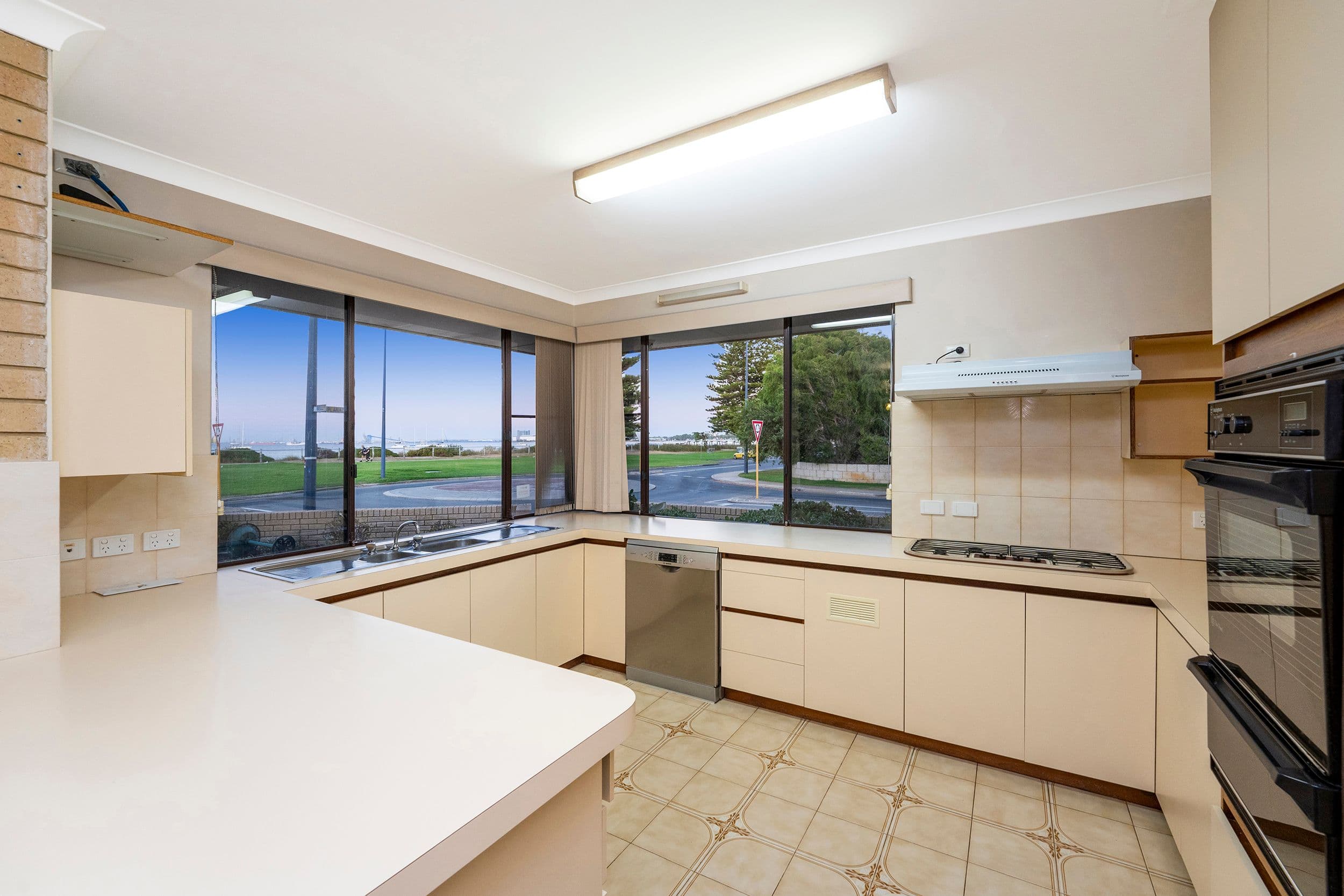 57 Esplanade, Rockingham WA 6168, Rockingham - Thumbnail 3