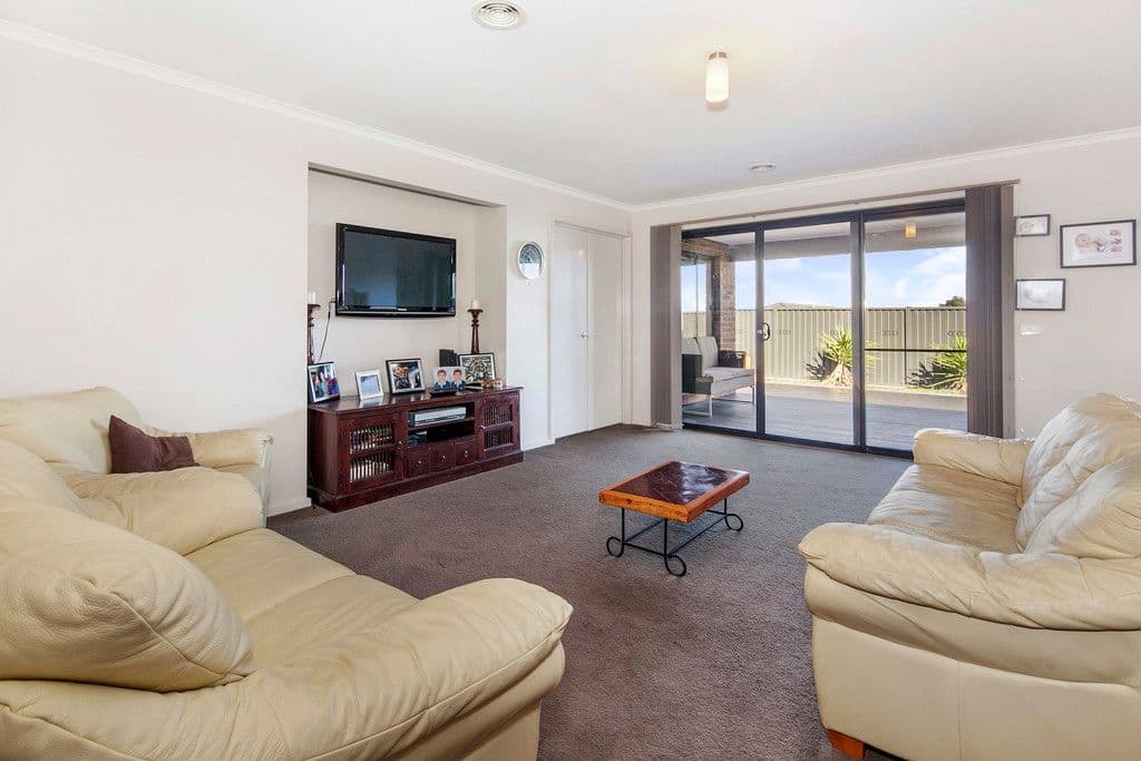 29 Shaftesbury Avenue, Delacombe VIC 3356, Delacombe - Thumbnail 3