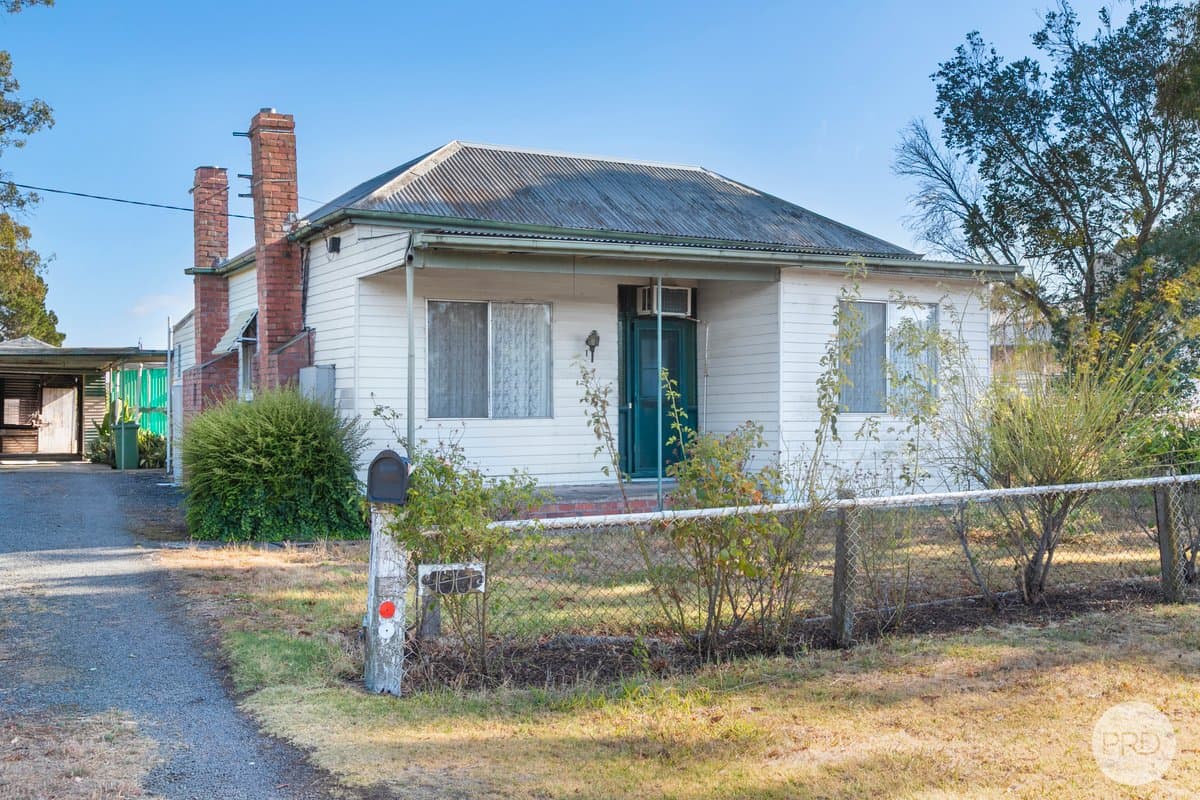 100 Montgomery Street, SKIPTON VIC 3361, Skipton - Thumbnail 2