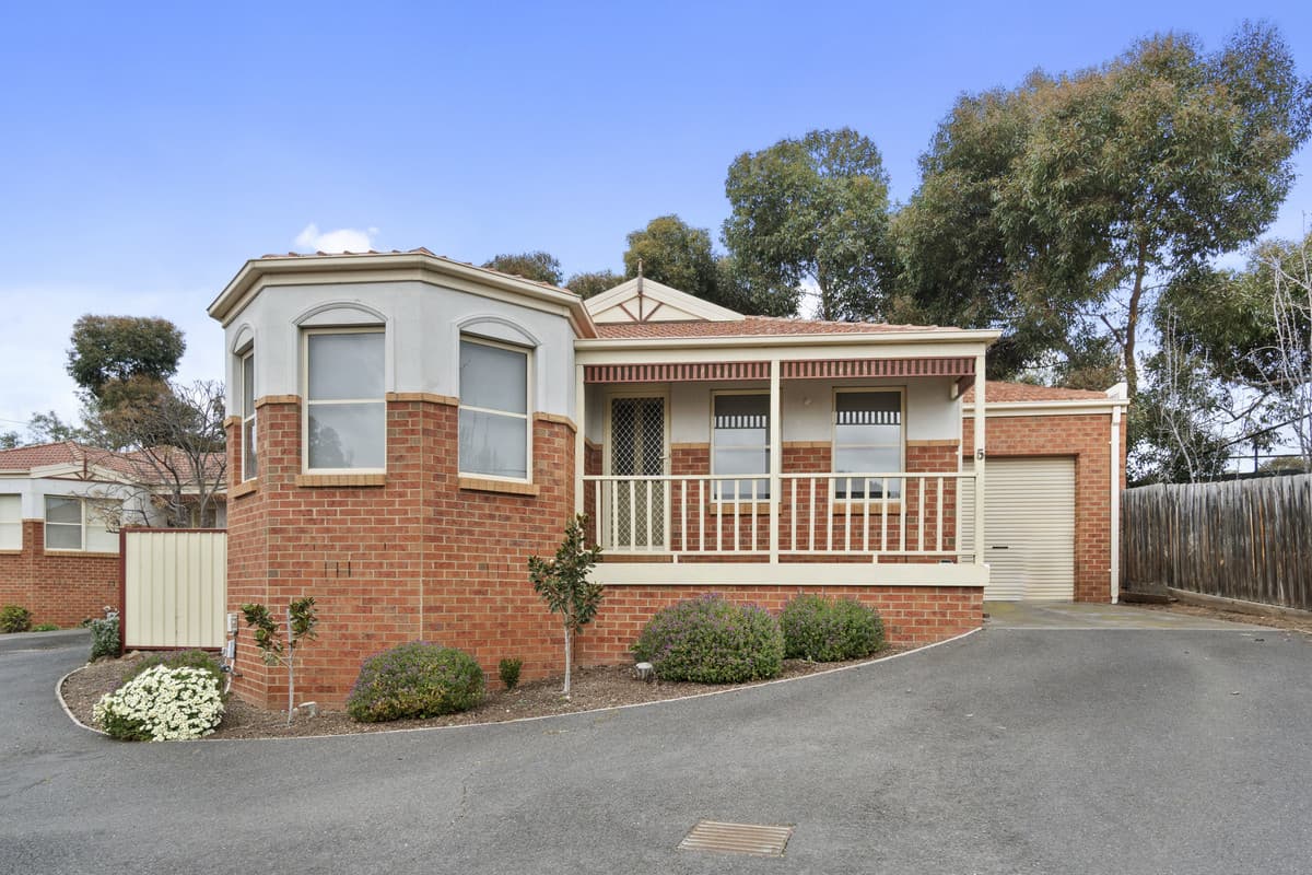 5 / 13 Carey Crescent, BACCHUS MARSH VIC 3340, Bacchus Marsh - Thumbnail 2