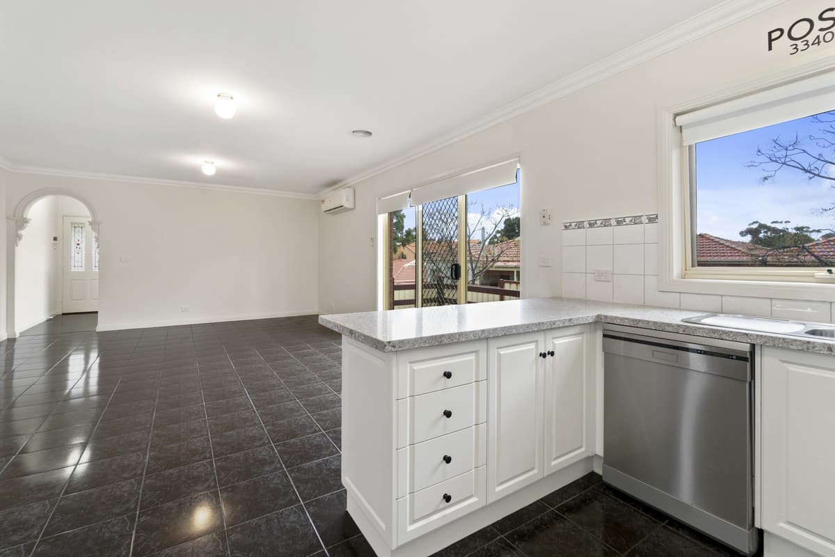 5 / 13 Carey Crescent, BACCHUS MARSH VIC 3340, Bacchus Marsh - Thumbnail 8