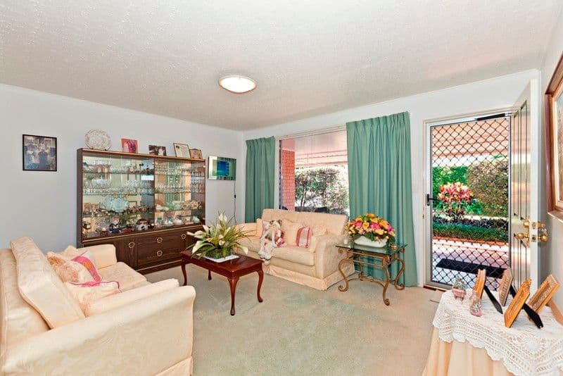 9 Rhonda Street, ROCHEDALE SOUTH QLD 4123, Rochedale South - Thumbnail 2