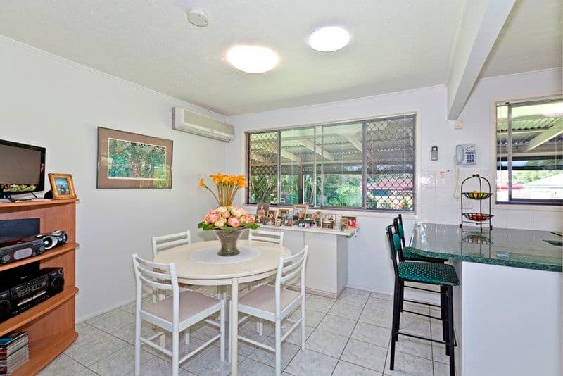9 Rhonda Street, ROCHEDALE SOUTH QLD 4123, Rochedale South - Thumbnail 4
