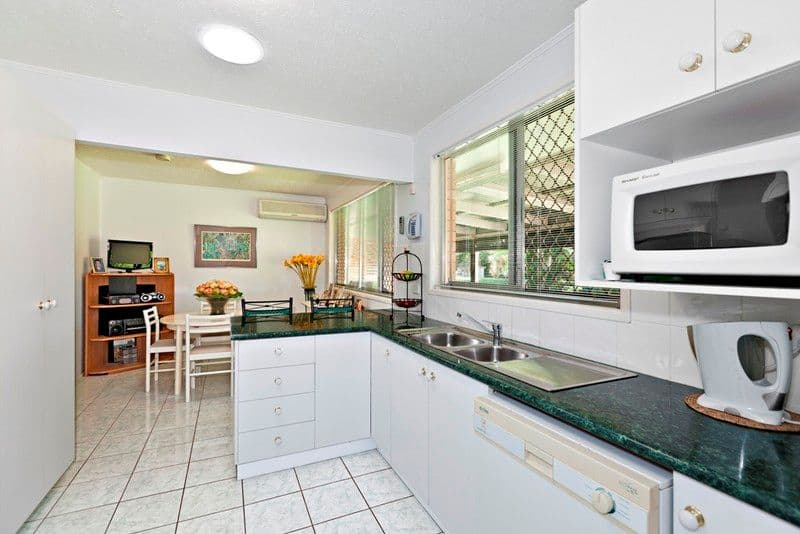 9 Rhonda Street, ROCHEDALE SOUTH QLD 4123, Rochedale South - Thumbnail 6