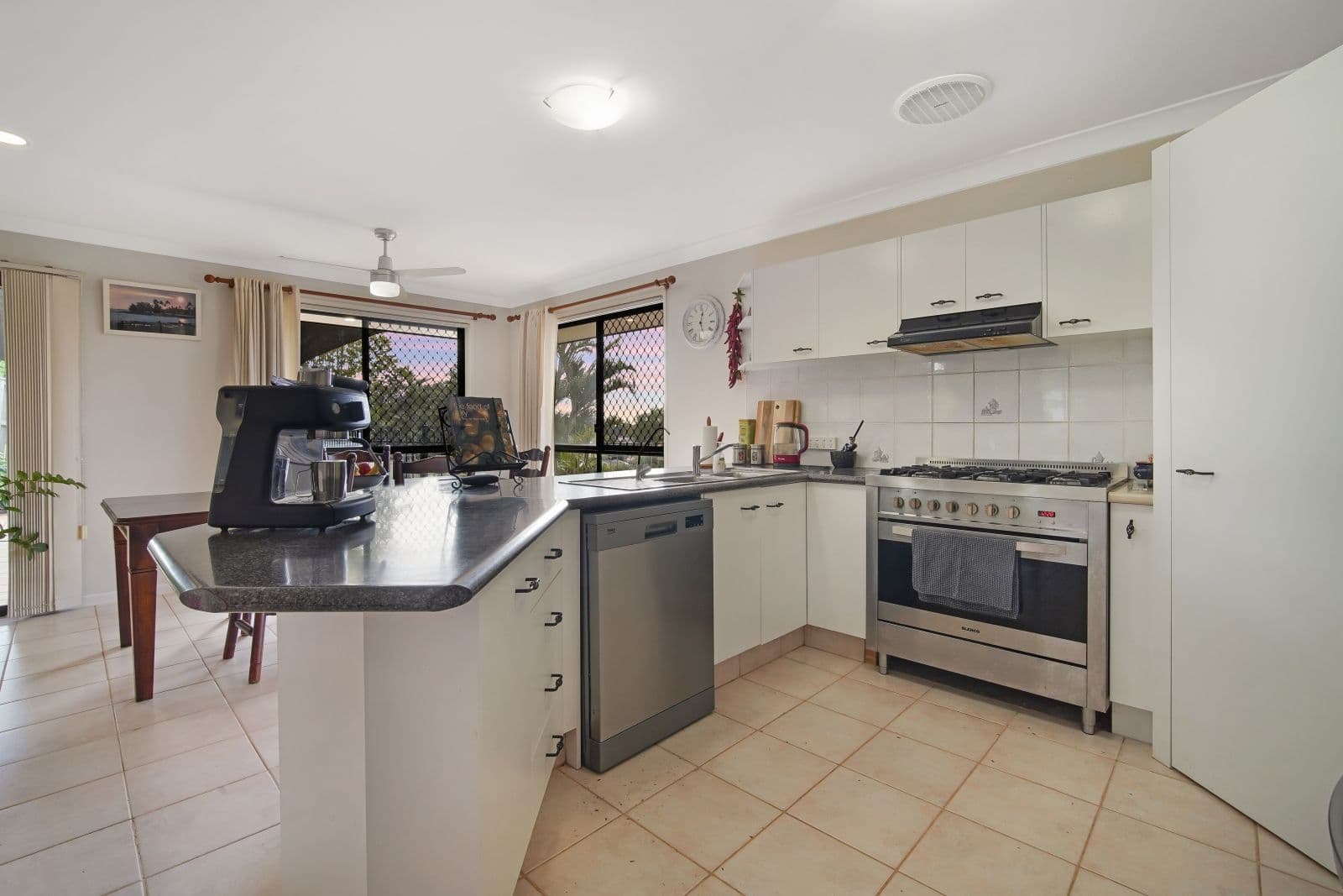 9 Ilminster Crescent, Mudgeeraba QLD 4213, Mudgeeraba - Thumbnail 6