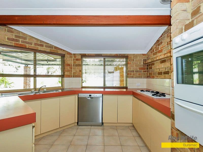 4 Goldfinch Grove, Ballajura WA 6066, Ballajura - Thumbnail 2