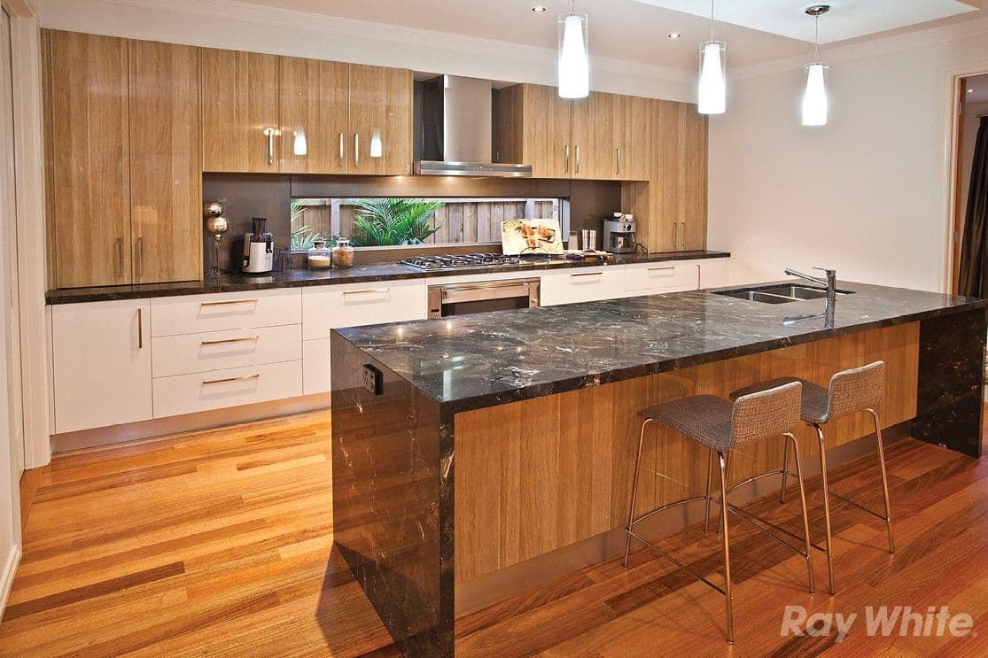 28 Kerrie Road, GLEN WAVERLEY VIC 3150, Glen Waverley - Thumbnail 2