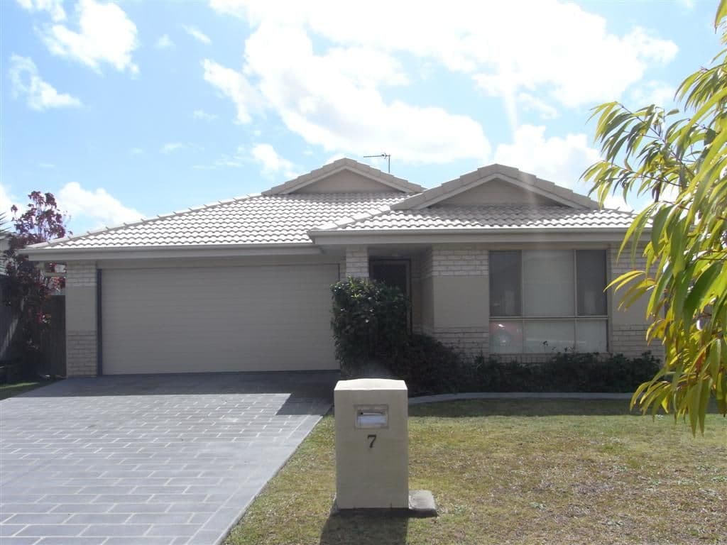 7 Teresa Street, NIKENBAH QLD 4655, Nikenbah - Image 1