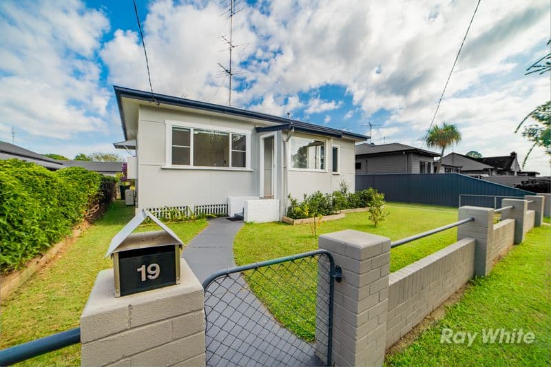 19 Jackschon Avenue, Grafton - Image 1