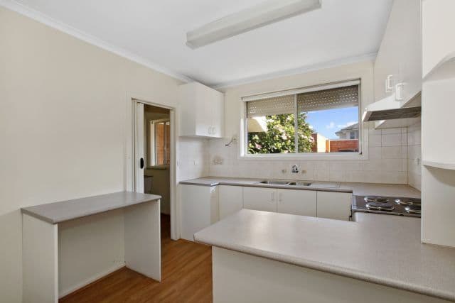17 Olive Street, Reservoir VIC 3073, Reservoir - Thumbnail 3