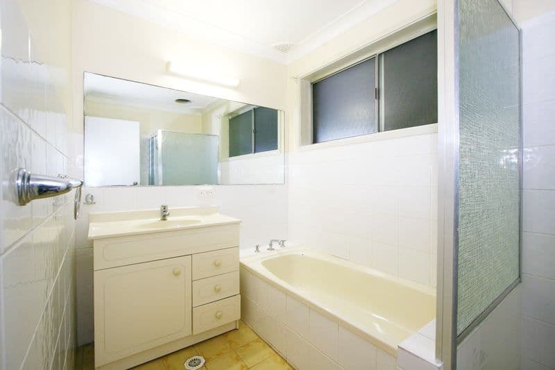 121   Iola Avenue, FARMBOROUGH HEIGHTS NSW 2526, Farmborough Heights - Thumbnail 5