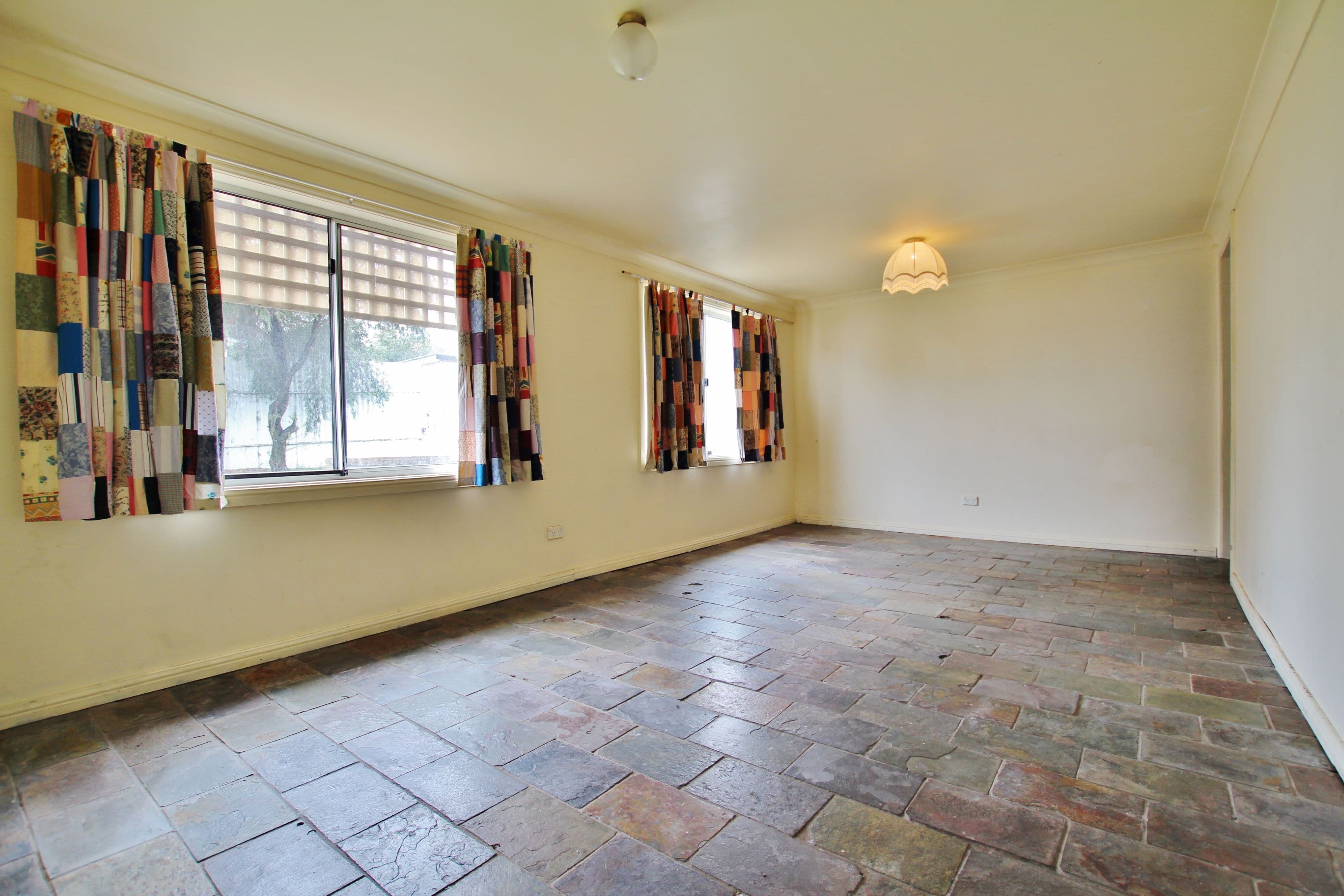 14 Russell Street, Young - Thumbnail 5