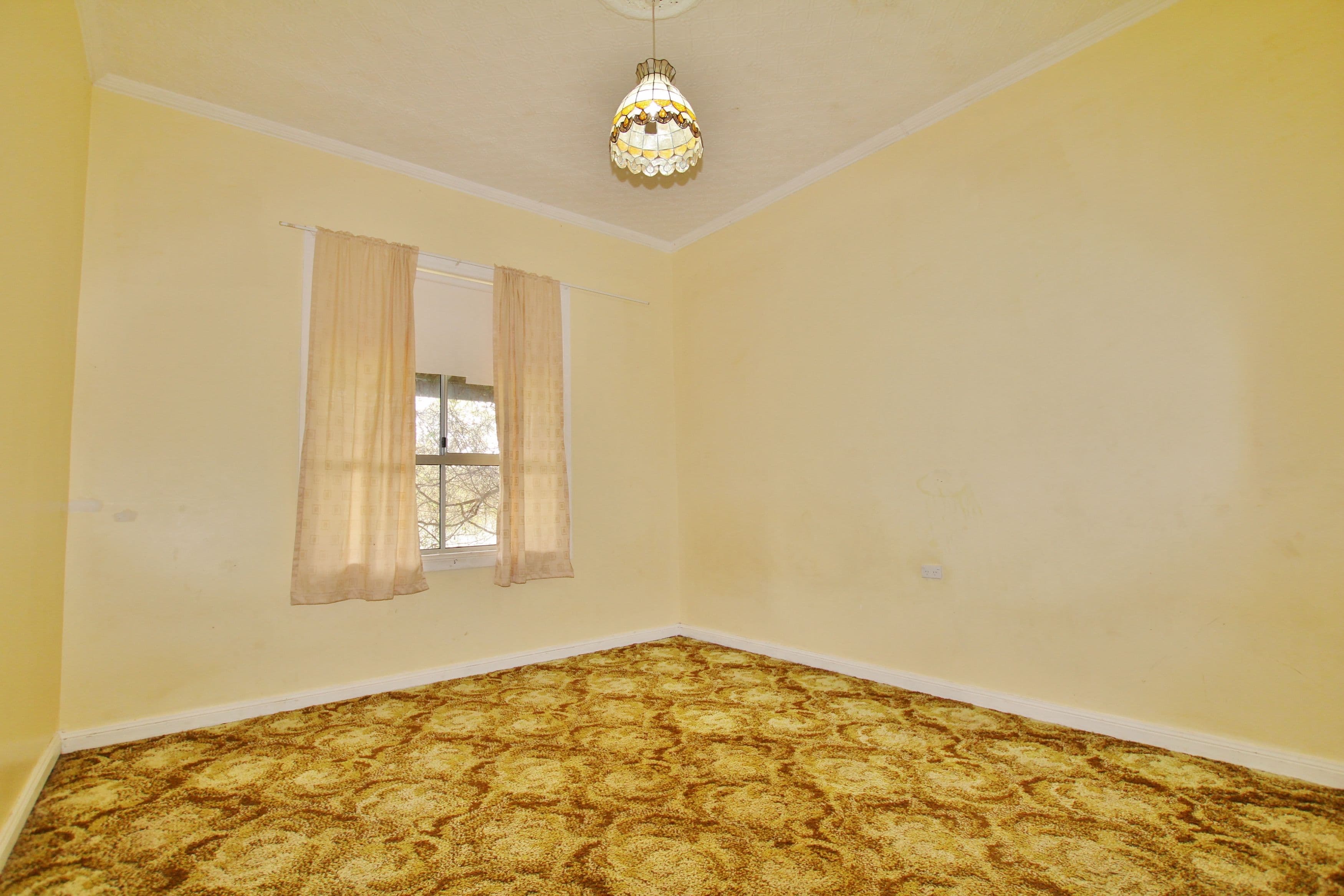 14 Russell Street, Young - Thumbnail 7