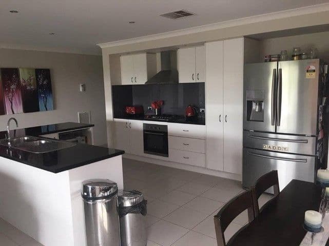 7 Alluvial Street, Rutherglen VIC 3685, Rutherglen - Thumbnail 2