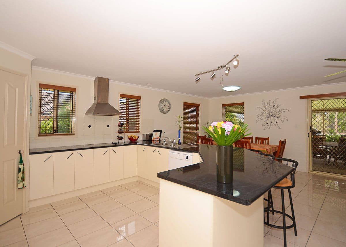 17 Pinehurst Drive, Wondunna QLD 4655, Wondunna - Thumbnail 4