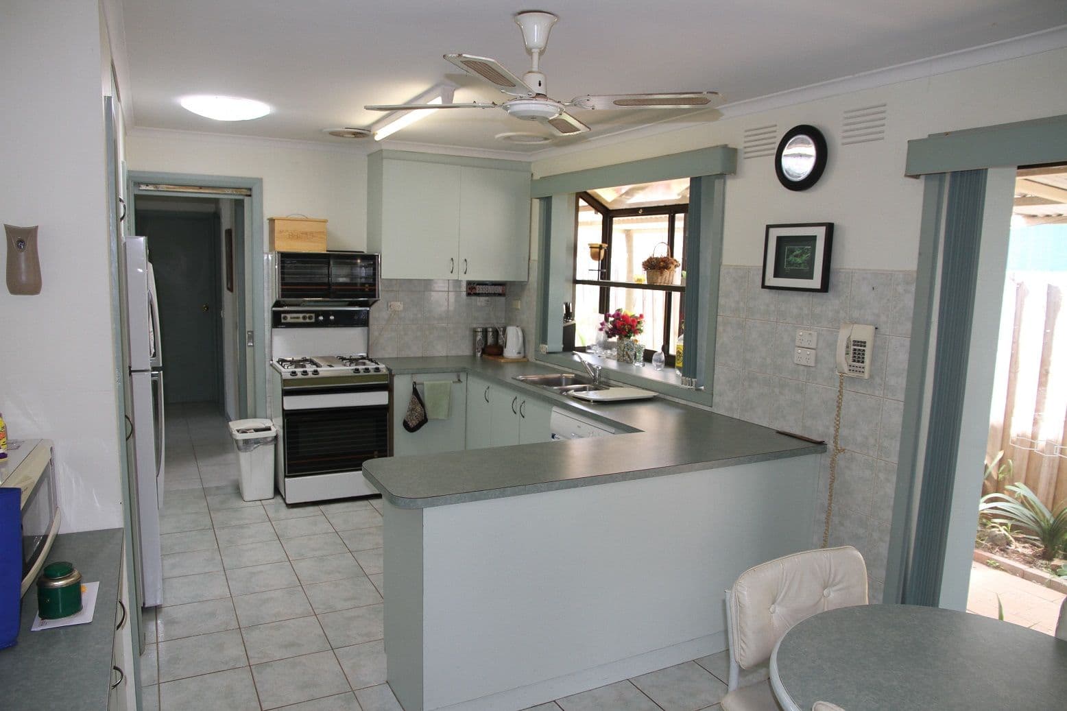 94 First Avenue, MELTON SOUTH VIC 3338, Melton South - Thumbnail 2