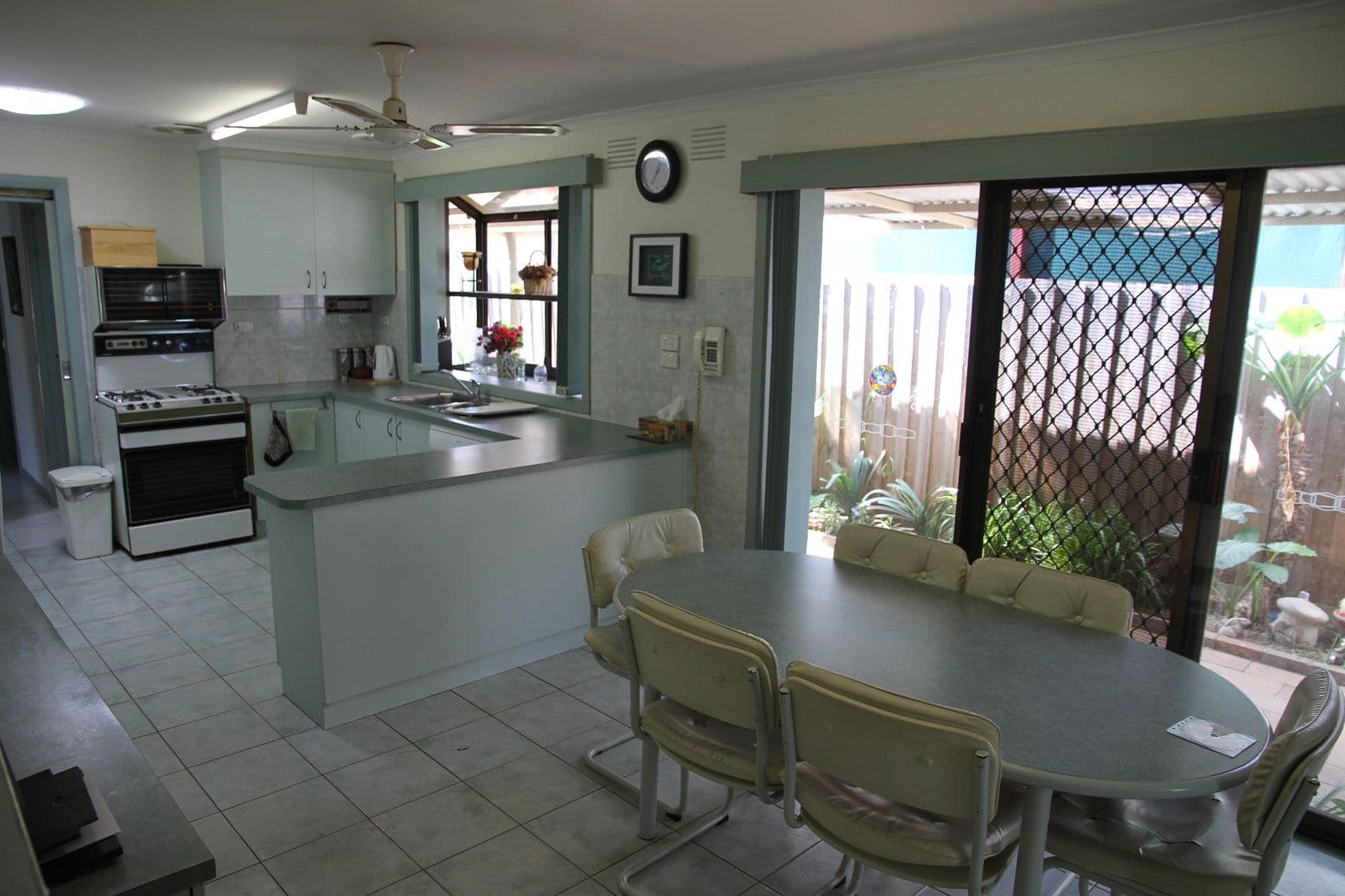 94 First Avenue, MELTON SOUTH VIC 3338, Melton South - Thumbnail 4
